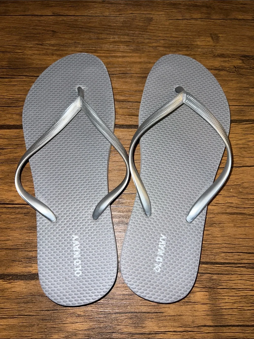 Old Navy Silver Gray Flip Flop Sandals- 10